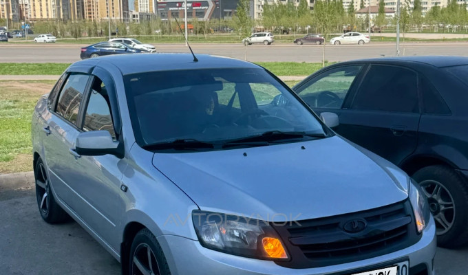 ВАЗ (Lada) Granta 2013 года