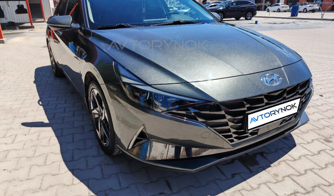 Hyundai Elantra 2023 года
