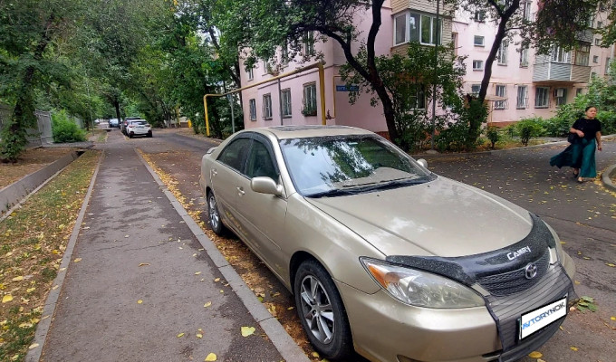 Toyota Camry 2002 года