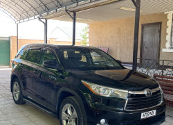 Toyota Highlander 2015 года