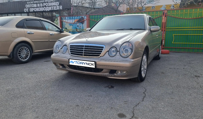 Mercedes-Benz E-Класс 2001 года