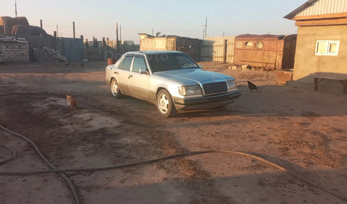 Mercedes-Benz E-Класс 1992 года