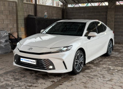 Toyota Camry 2024 года