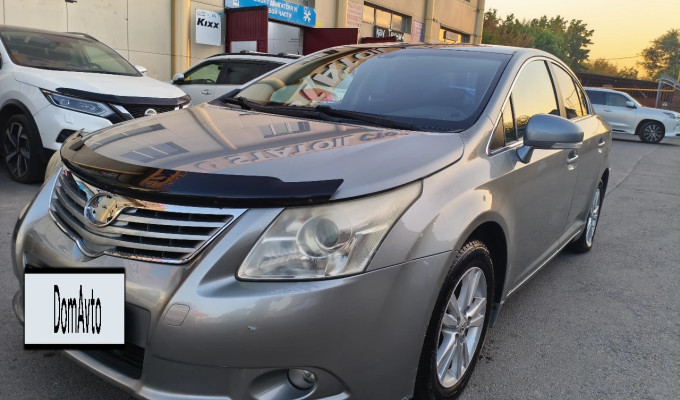 Toyota Avensis 2009 года