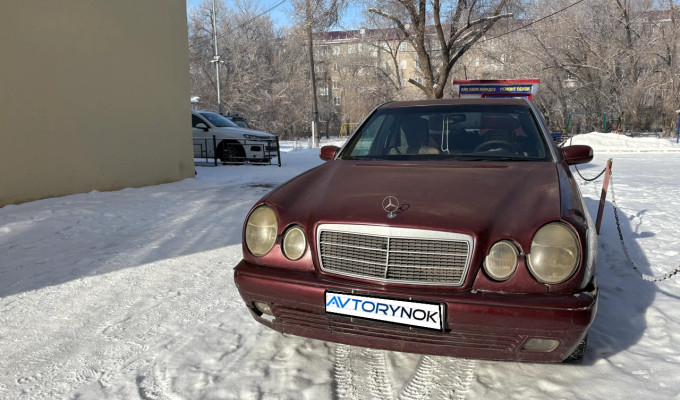 Mercedes-Benz E-Класс 1995 года