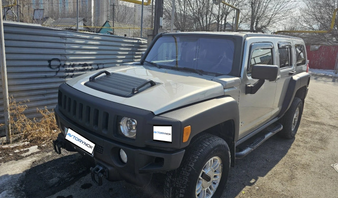 Hummer H3 2005 года
