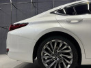 Lexus ES 2019 года