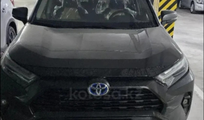 Toyota RAV4 2022 года