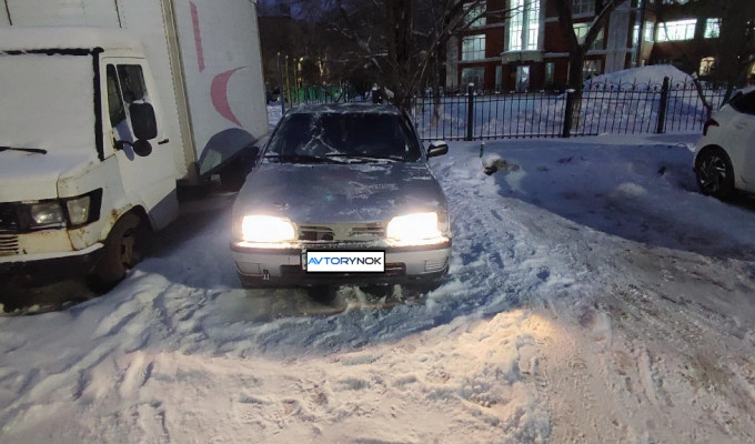 Nissan Primera 1993 года