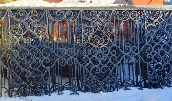 Забор кованый