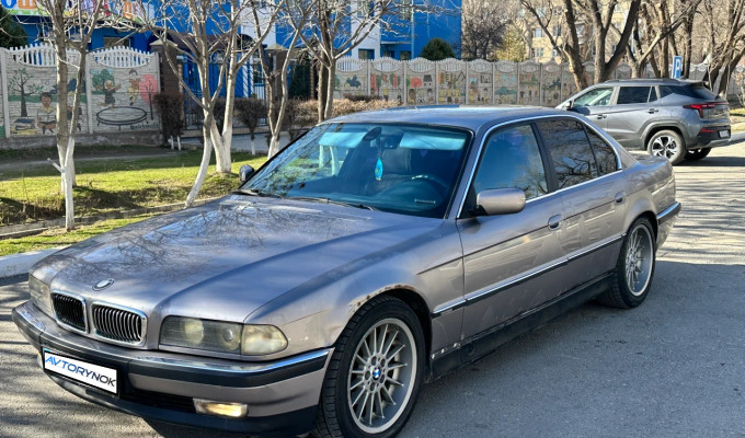 BMW 7 серия 1996 года