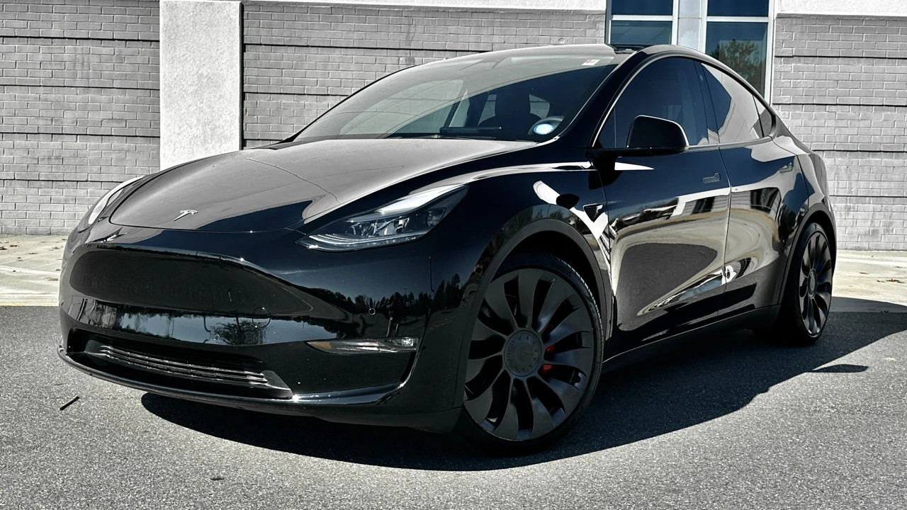 Tesla Model Y, 2024