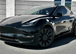 Tesla Model Y 2024 года