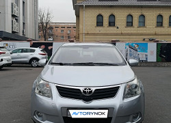Toyota Avensis 2011 года