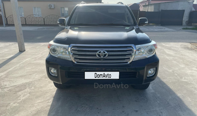 Toyota Land Cruiser 2013 года