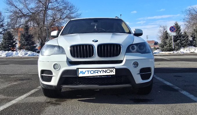 BMW X5 2010 года