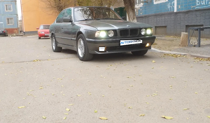 BMW 5 серия 1990 года