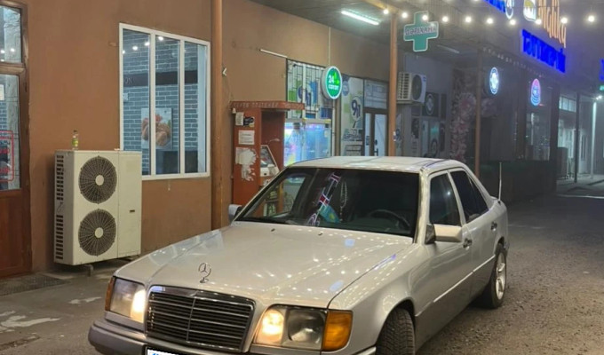Mercedes-Benz E-Класс 1995 года