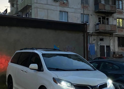 Toyota Sienna 2015 года