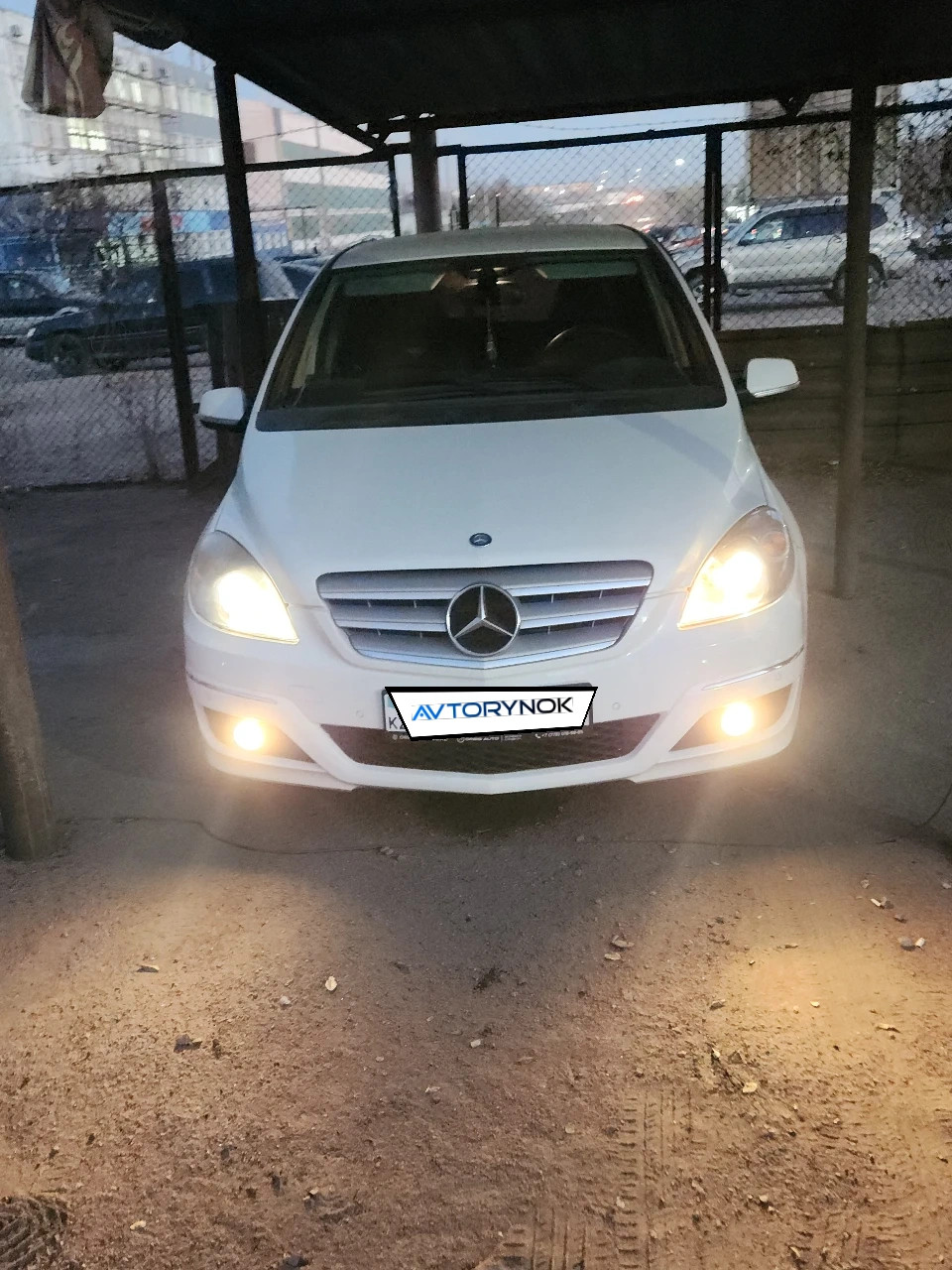 Mercedes-Benz B-Class, 2011