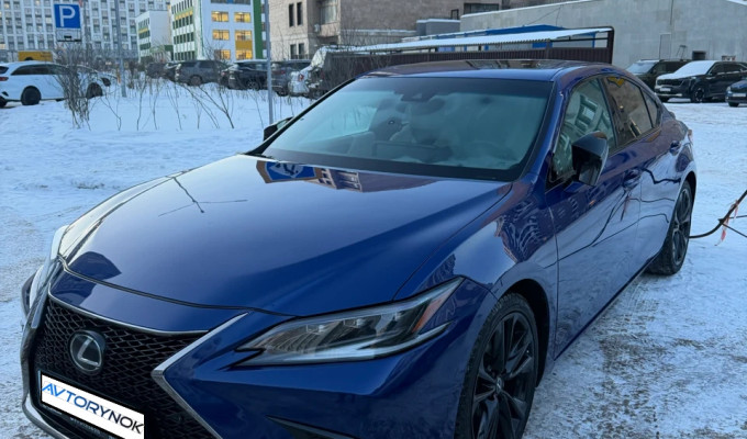 Lexus ES 2022 года