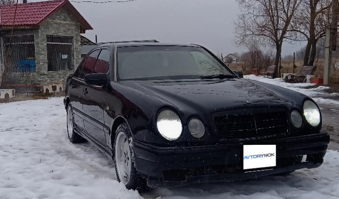 Mercedes-Benz E-Класс 1996 года