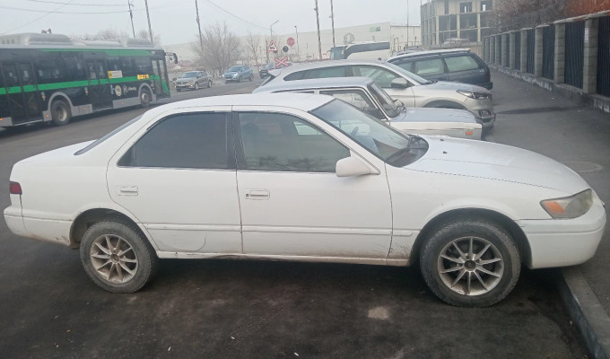 Toyota Camry 1998 года