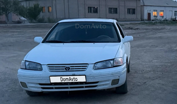 Toyota Camry 1998 года