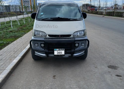 Mitsubishi Delica 1994 года