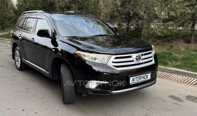Toyota Highlander 2011 года