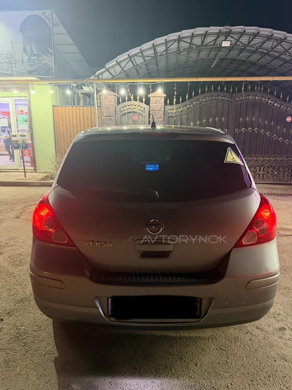 Nissan Versa, 2006