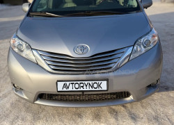 Toyota Sienna 2012 года