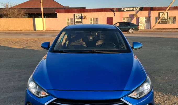 Hyundai Elantra 2017 года