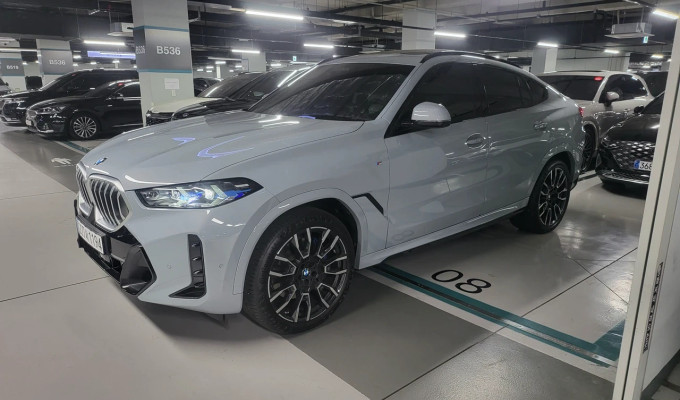 BMW X6 2025 года