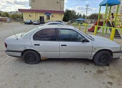 Nissan Primera 1993 года