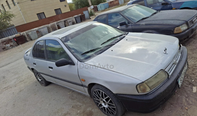 Nissan Primera 1993 года