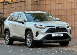 Toyota RAV4 2023 года