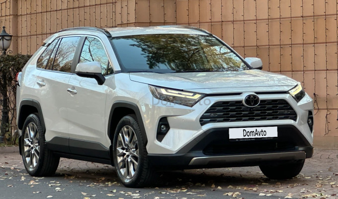 Toyota RAV4 2023 года