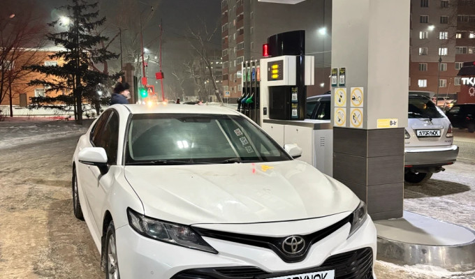 Toyota Camry 2019 года