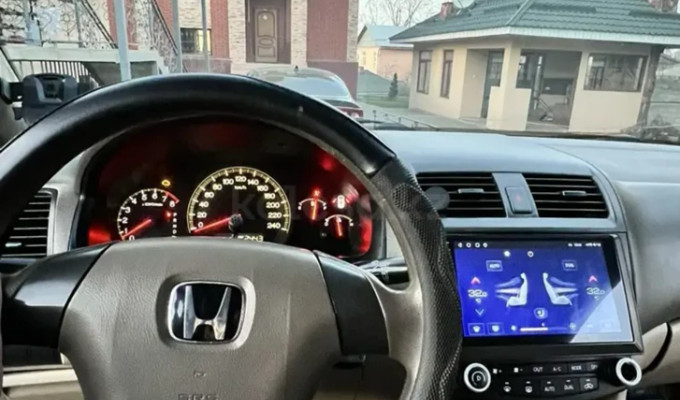 Honda Accord 2003 года