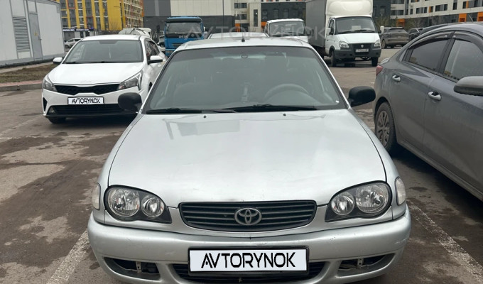 Toyota Corolla 2001 года