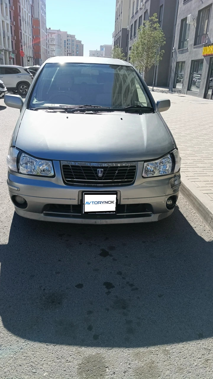 Nissan Liberty, 1999