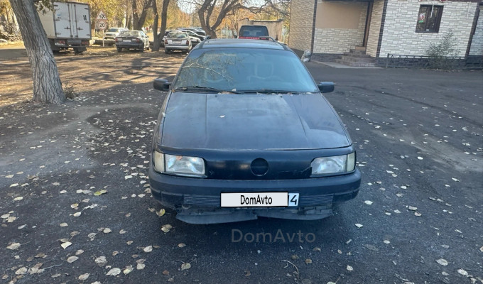 Volkswagen Passat 1990 года