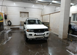 Mitsubishi Montero Sport 2000 года