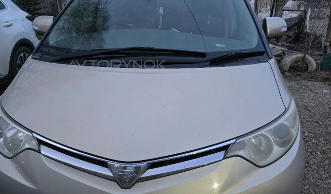 Toyota Estima 2006 года