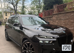 BMW X7 2023 года