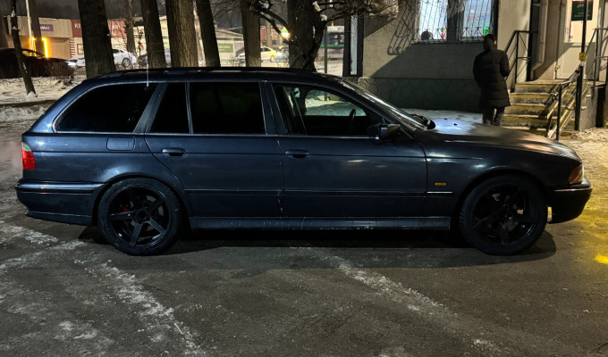 BMW 5 серия 1998 года
