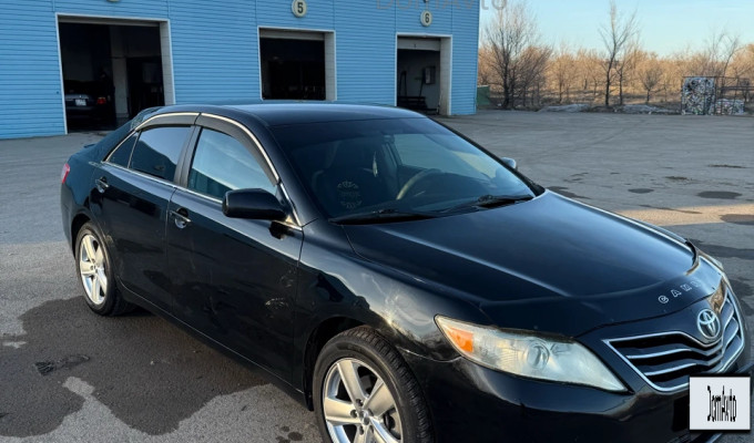 Toyota Camry 2010 года