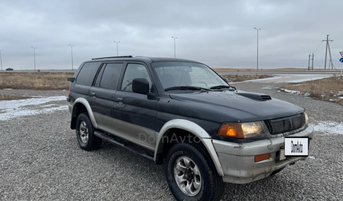 Mitsubishi Montero Sport 2000 года