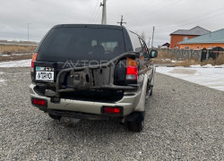 Mitsubishi Montero Sport 2000 года